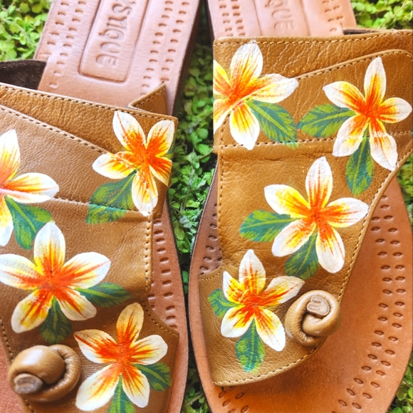 MYSTIQUE Handpainted Festive Flowers Anthro Toe Ring Slip On Leather Sandals 6 - Picture 9 of 12
